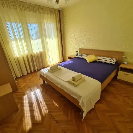 Alena Apartman *