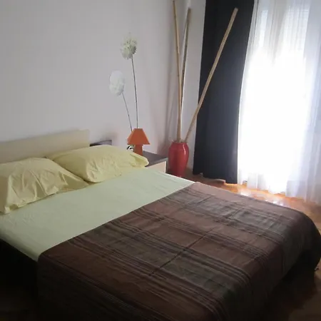 Alena Apartman Trogir
